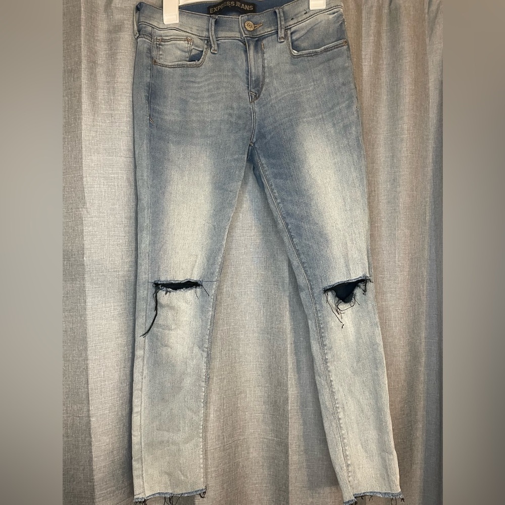 EXPRESS ripped Skinny Jeans